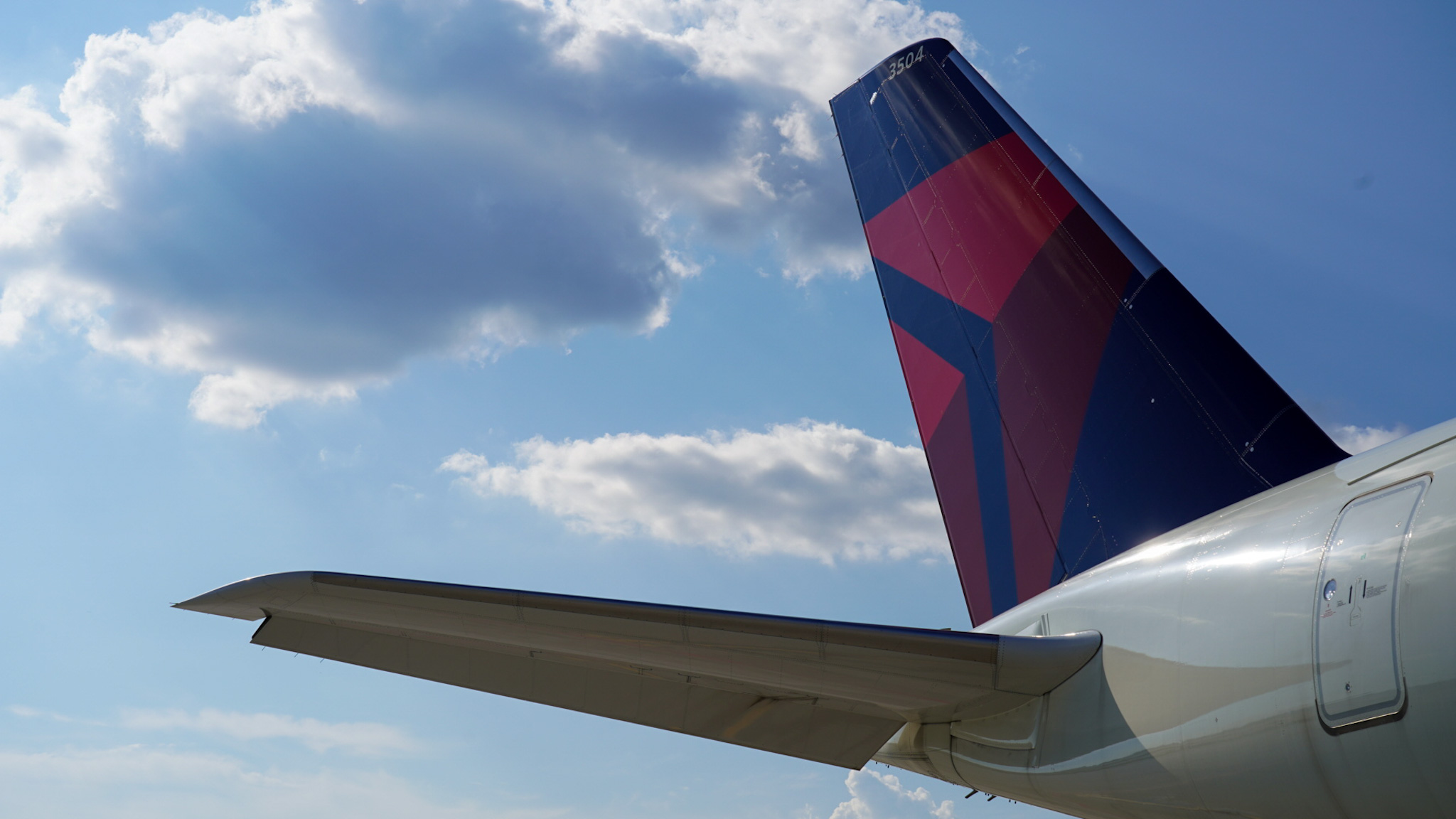 Delta tail